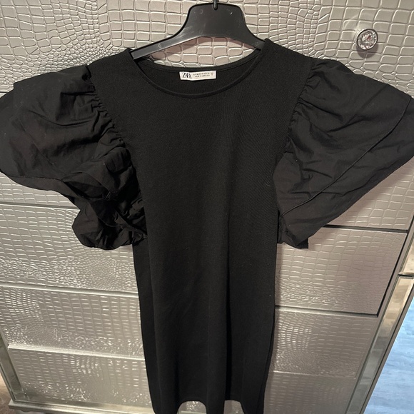 Little black dress by Zara - Picture 2 of 6